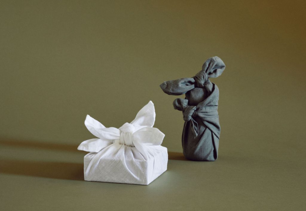 Furoshiki, el arte japonés de envolver regalos de forma alternativa y ecológica